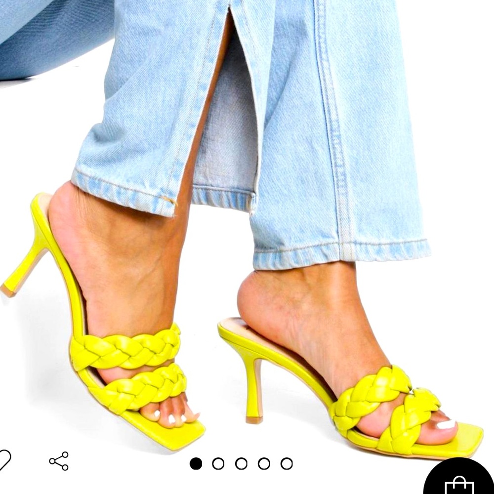 Square toe pleated mule - size 10